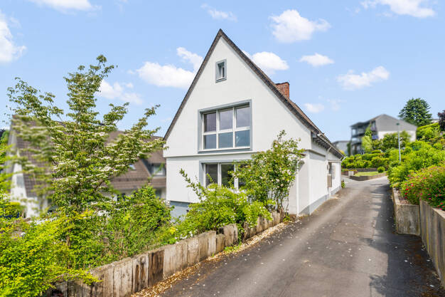 Einfamilienhaus zum Kauf 349.500 € 7 Zimmer 155 m² 457 m² Grundstück Attendorn Attendorn 57439