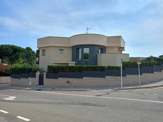 Chalet zum Kauf 1.000.000 € 5 Zimmer 450 m² Salou 43840