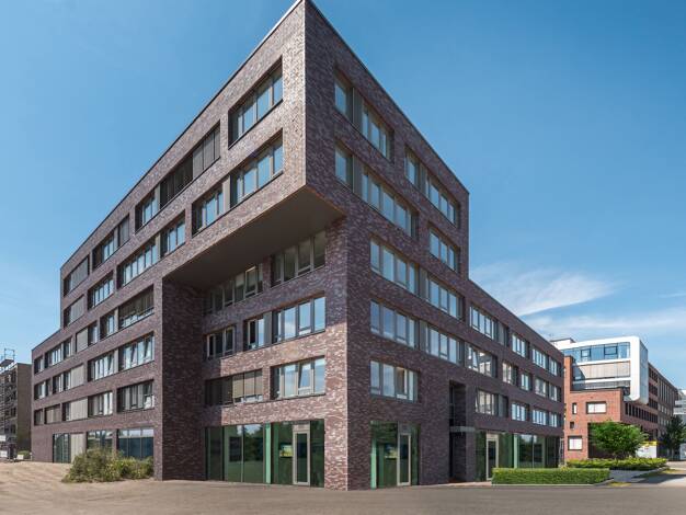 Bürofläche zur Miete 969 € 50 m² Bürofläche teilbar von 10 m² bis 50 m² Veritaskai Harburg Hamburg 21079