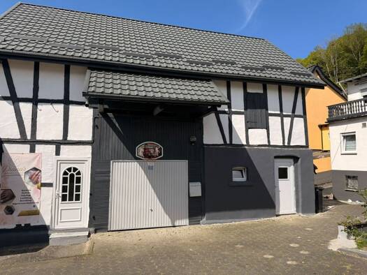 Einfamilienhaus zum Kauf provisionsfrei 189.000 € 7 Zimmer 160 m² 454 m² Grundstück Nanzenbach Dillenburg 35690