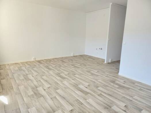 Wohnung zur Miete 393 € 4 Zimmer 65,5 m² 3. Geschoss frei ab 01.05.2026 Gottfried-Benn-Str. 16 Frankfurt Frankfurt (Oder) 15232