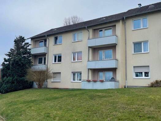 Wohnung zur Miete 411 € 2 Zimmer 55,1 m² 2. Geschoss frei ab 01.04.2026 Eisenbergstraße 15 Bad Hersfeld 36251
