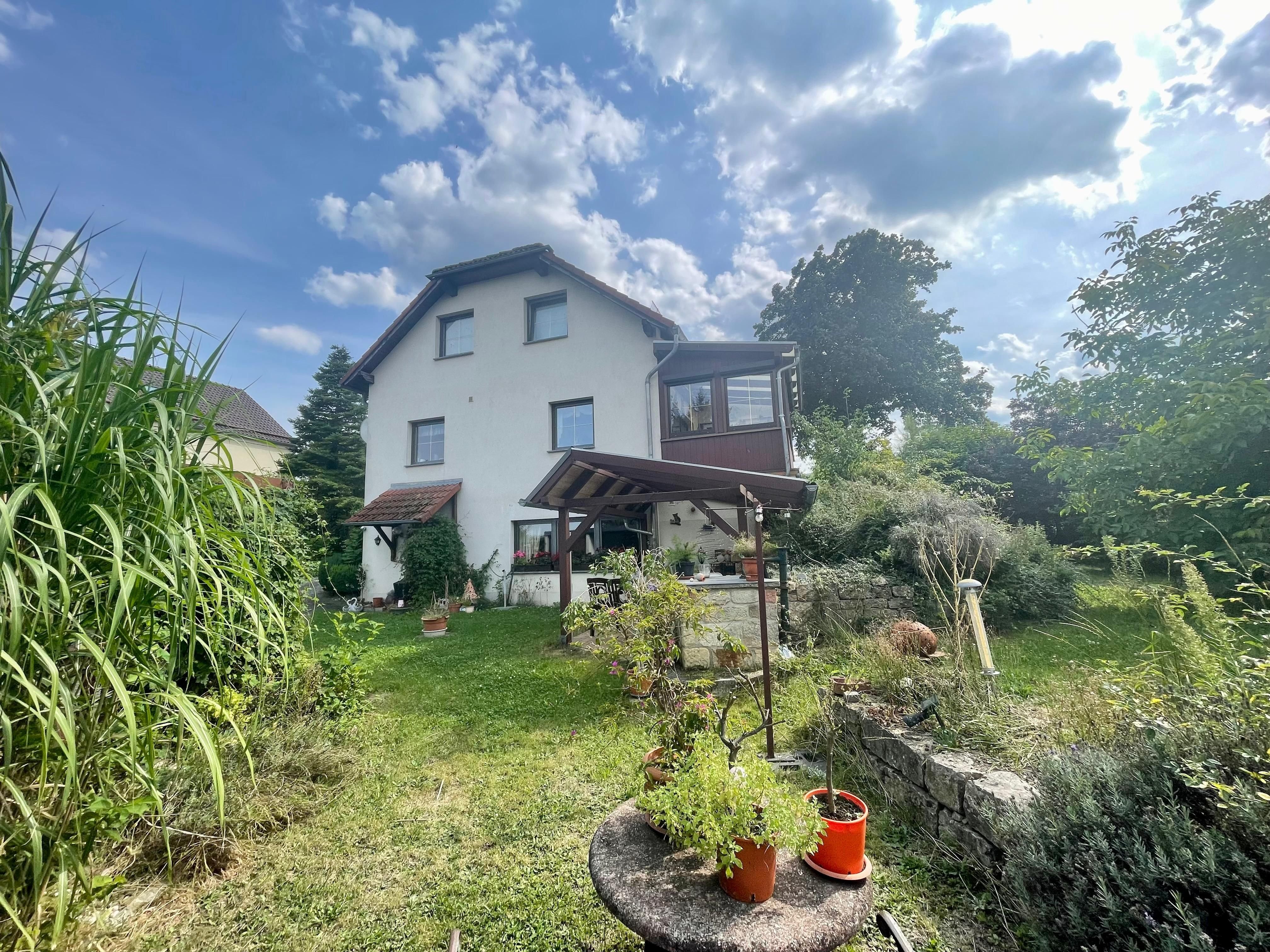 Haus zum Kauf 378.000 € 6 Zimmer 176 m²<br/>Wohnfläche 920 m²<br/>Grundstück Saalfeld Saalfeld/Saale 07318