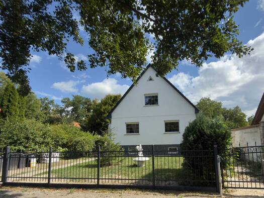 Einfamilienhaus zur Miete 2.450 € 4,5 Zimmer 110 m² 815 m² Grundstück frei ab sofort Falkensee 14612