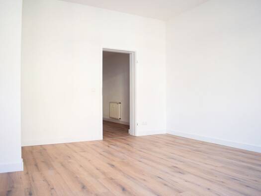 Wohnung zur Miete 385 € 2 Zimmer 60,8 m² EG frei ab sofort Bernburg Bernburg 06406