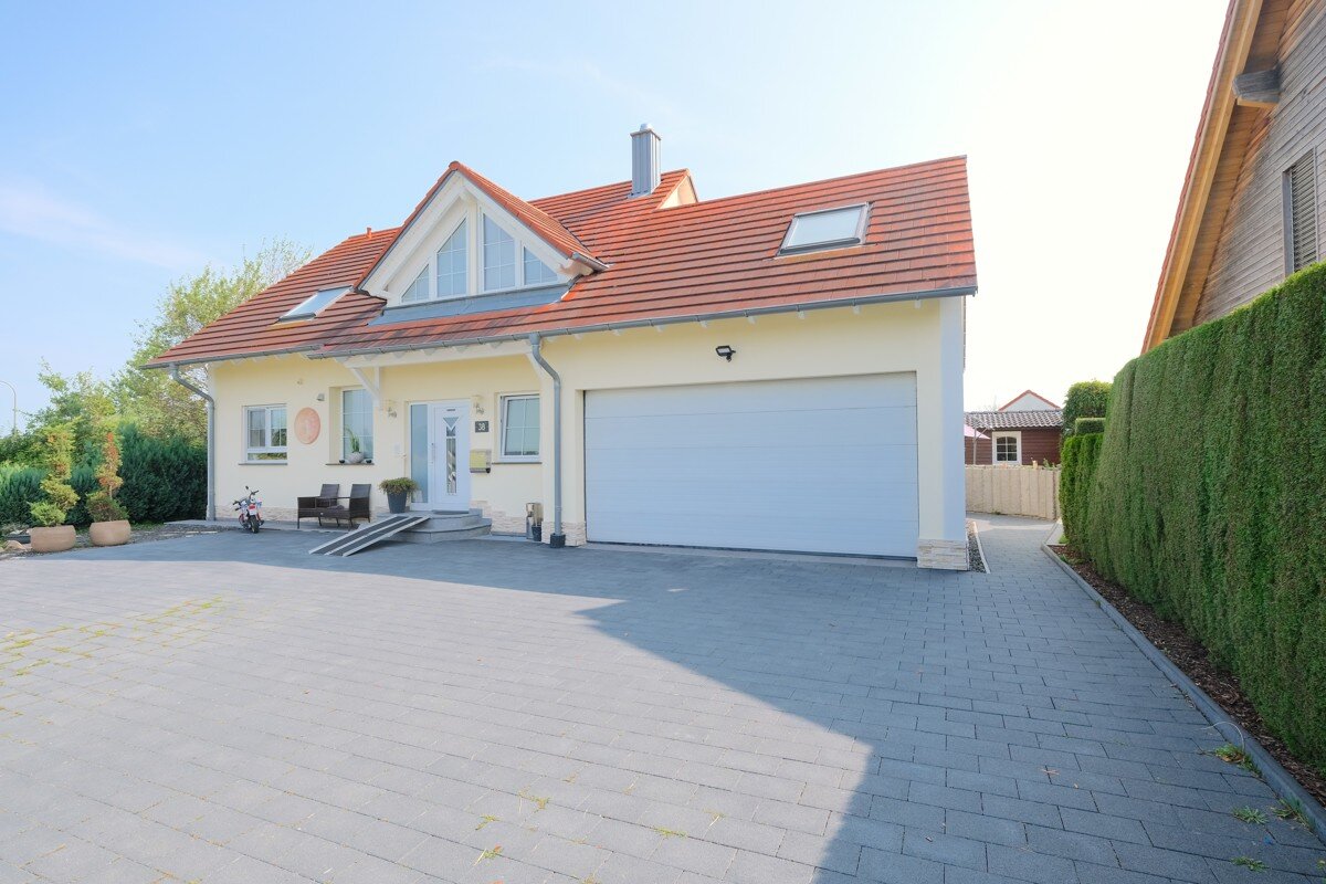 Einfamilienhaus zum Kauf 749.000 € 5 Zimmer 136 m²<br/>Wohnfläche 533 m²<br/>Grundstück Holzheim Holzheim 89291