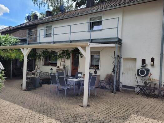 Haus zum Kauf 365.000 € 8 Zimmer 150 m² 690 m² Grundstück Eschweiler Eschweiler 52249