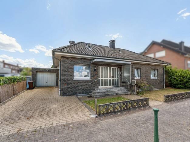 Bungalow zum Kauf 550.000 € 3 Zimmer 123,5 m² 467 m² Grundstück Dormagen-Nord Dormagen 41539