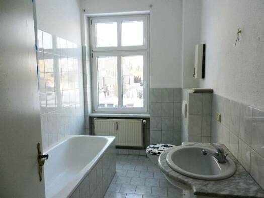 Wohnung zur Miete 280 € 2 Zimmer 66 m² EG frei ab sofort Neustädter Str. 10 Welsleben Bördeland 39221