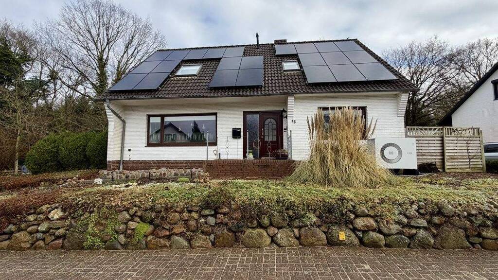 Einfamilienhaus zum Kauf 345.000 € 6 Zimmer 162 m² 584 m² Grundstück Nordhastedt 25785