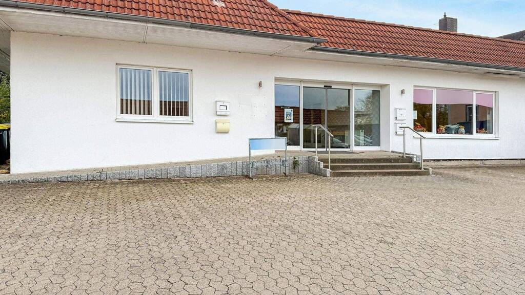 Bürogebäude zur Miete 7 € 9 Zimmer Veltheim Porta Westfalica 32457