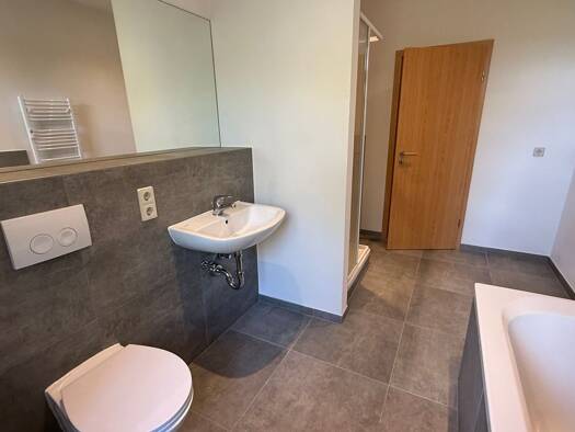Wohnung zur Miete 500 € 2 Zimmer 74 m² 1. Geschoss frei ab 01.12.2026 Jahnstraße 57 Lutherviertel Lutherviertel 09126