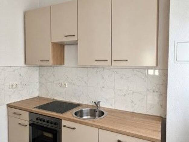 Wohnung zur Miete 396 € 3 Zimmer 59,9 m² 1. Geschoss frei ab 01.11.2026 Helmholtzstraße 18 Leipziger Str. Magdeburg 39112