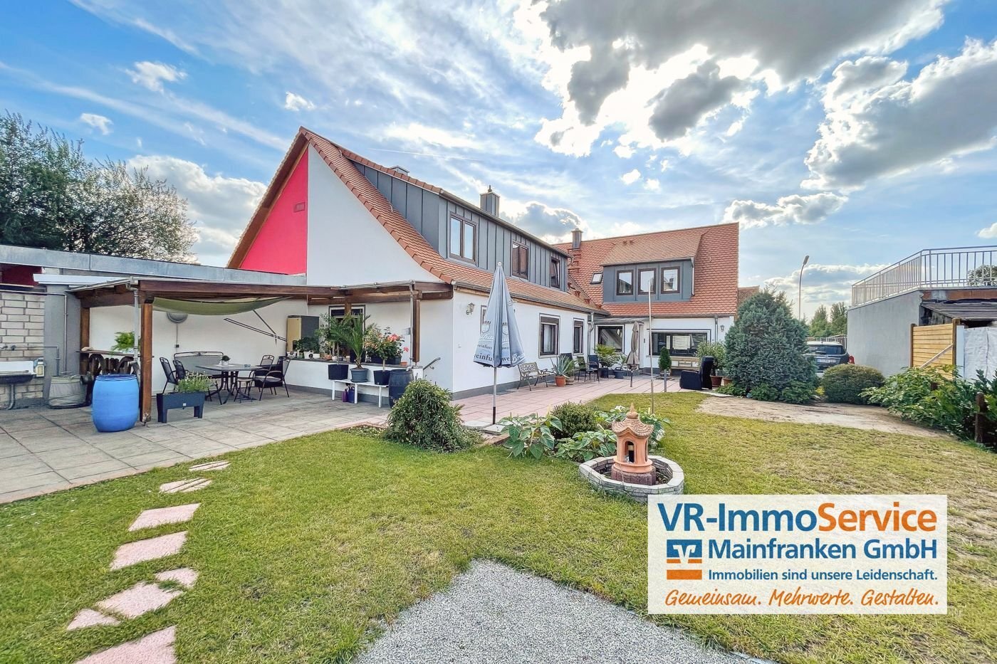 Doppelhaushälfte zum Kauf 465.000 € 6 Zimmer 217 m²<br/>Wohnfläche 597 m²<br/>Grundstück Kitzingen Kitzingen 97318