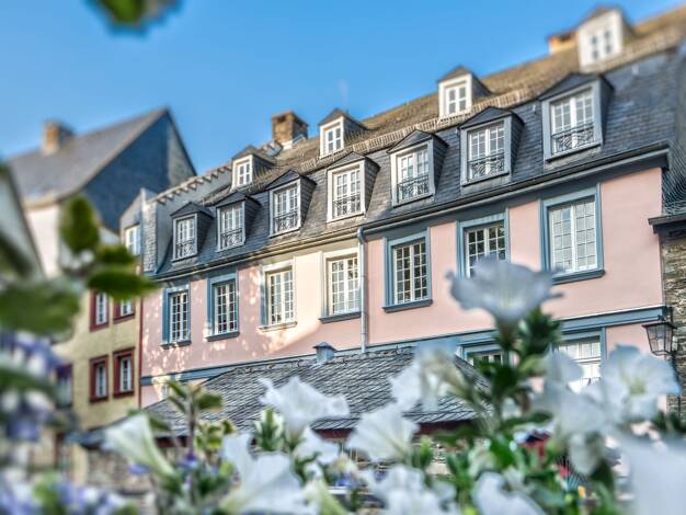 Haus zum Kauf 1.450.000 € 10 Zimmer 342,4 m² 472 m² Grundstück Monschau 52156
