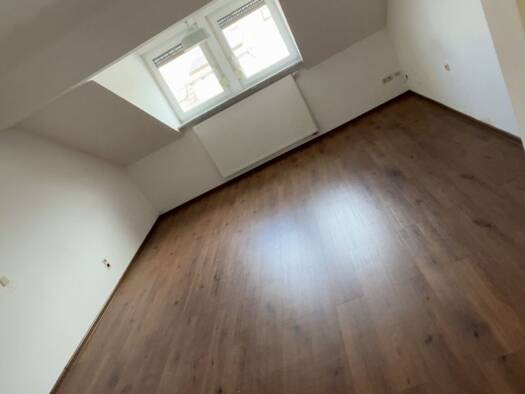 Wohnung zur Miete 690 € 2 Zimmer 69 m² Geschoss 2/3 frei ab sofort Traßlberg Poppenricht 92284