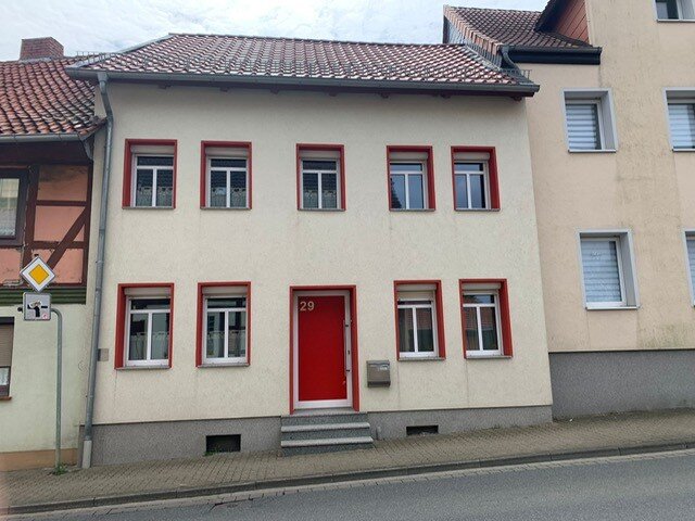 Reihenmittelhaus zum Kauf 95.000 € 5 Zimmer 100 m²<br/>Wohnfläche 68 m²<br/>Grundstück Schöningen Schöningen 38364