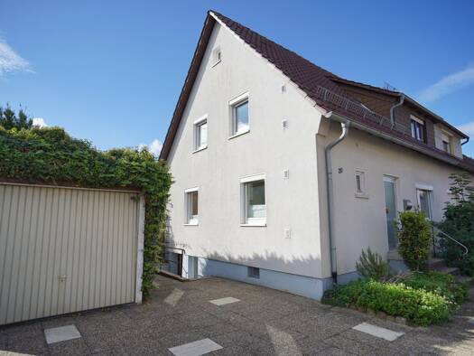 Doppelhaushälfte zum Kauf 450.000 € 4 Zimmer 93 m² 409 m² Grundstück Bretten 75015