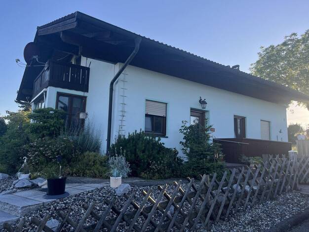 Einfamilienhaus zum Kauf provisionsfrei 525.000 € 12 Zimmer 135 m² 980 m² Grundstück Allerding Schnaitsee 83530