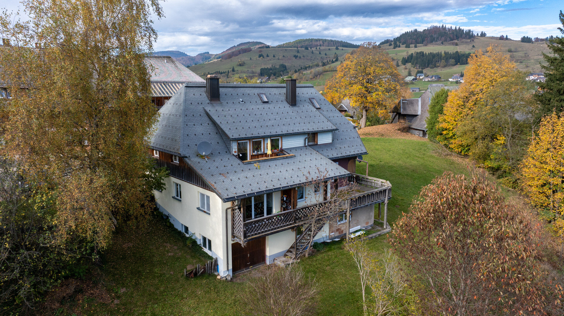 Mehrfamilienhaus zum Kauf 555.000 € 9 Zimmer 193 m²<br/>Wohnfläche 1.815 m²<br/>Grundstück Oberlehen Bernau 79872