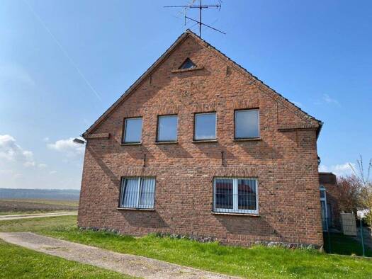 Mehrfamilienhaus zum Kauf 390.000 € 4 Zimmer 120 m² 3.600 m² Grundstück Basedowerstr 82 Malchin 17139