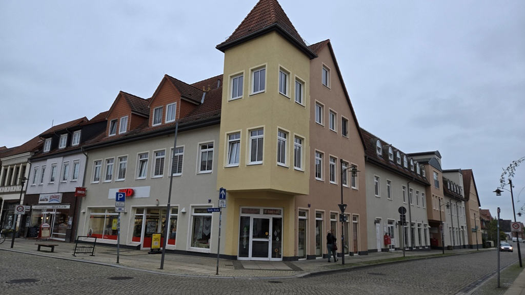 Wohnung zur Miete 250 € 2 Zimmer 54 m²<br/>Wohnfläche Poststraße 1 Osterburg Osterburg 39606