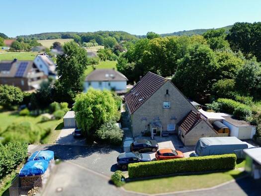 Mehrfamilienhaus zum Kauf 279.000 € 8 Zimmer 250 m² 1.380 m² Grundstück Valdorf Vlotho 32602
