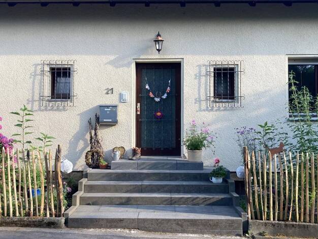 Einfamilienhaus zur Miete 2.100 € 7 Zimmer 150 m² 1.000 m² Grundstück Bammental 69245