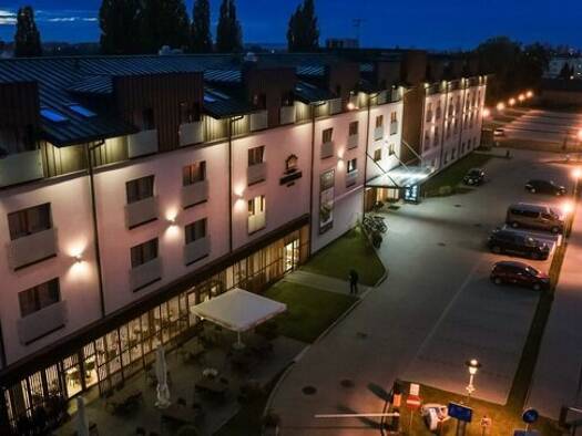 Hotel zum Kauf 5.900.000 € 6.450 m² Gastrofläche 14.100 m² Grundstück Auschwitz