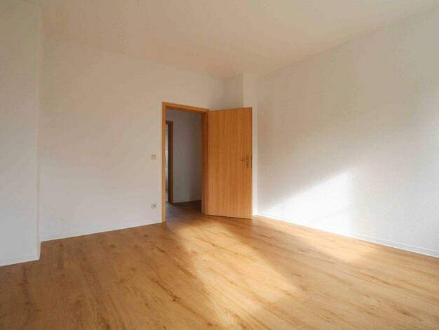 Wohnung zum Kauf 49.000 € 3 Zimmer 64 m² 3. Geschoss Döbeln 04720