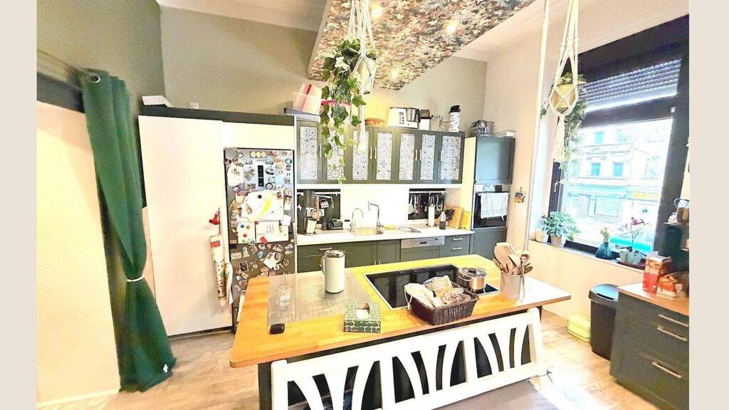 TOP PREIS! ++ CITYLAGE UND ENORMES POTENTIAL! ++ MEHRFAMILIENHAUS MIT GEWERBE ++