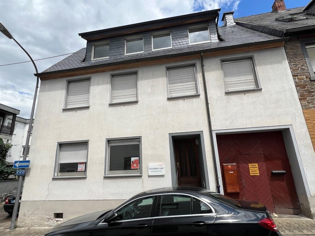 Mehrfamilienhaus zum Kauf 129.000 € 6 Zimmer 155 m²<br/>Wohnfläche 398 m²<br/>Grundstück Treis Treis-Karden 56253