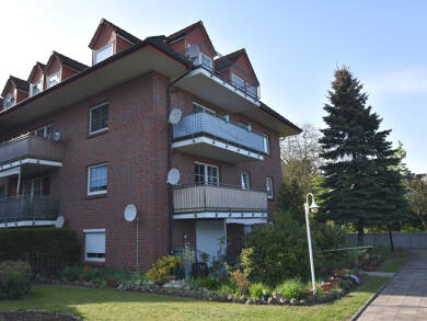 Wohnung zum Kauf 99.500 € 2 Zimmer 64,8 m² Dachgeschoss frei ab sofort Consrader Straße 29 Consrade Plate 19086