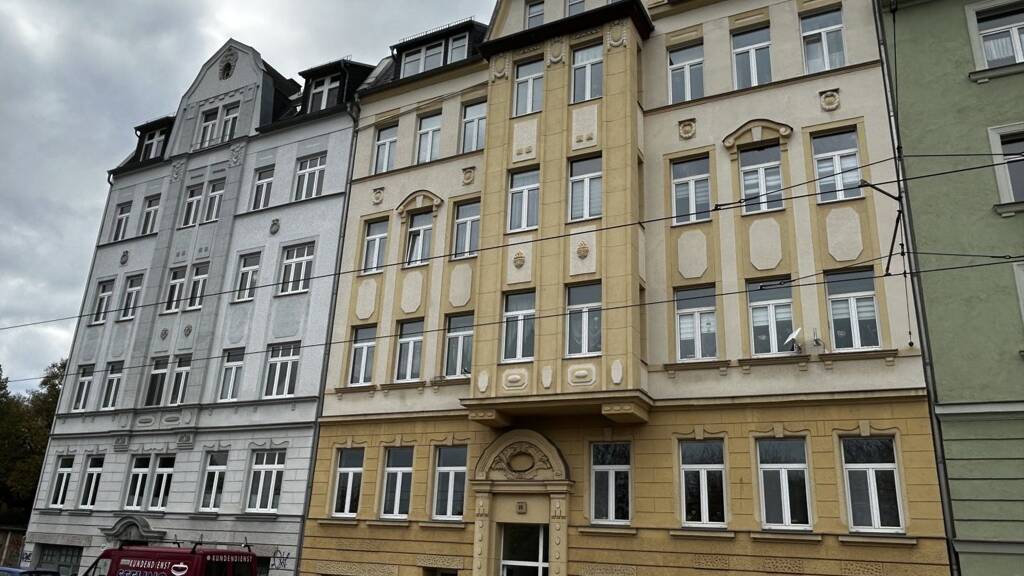 Wohnung zum Kauf 56.000 € 3 Zimmer 70 m² 1. Geschoss August-Bebel-Straße 99 Preißelpöhl Plauen 08525