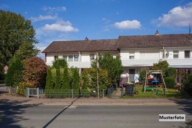 Reihenmittelhaus zur Zwangsversteigerung 180.000 € 4 Zimmer 92 m² 1.271 m² Grundstück Gohfeld Löhne 32584