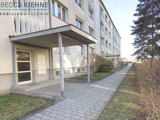 Wohnung zur Miete 480 € 3 Zimmer 56,9 m² frei ab sofort Erich-Weinert-Straße 52 Weißenfels 06667
