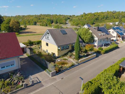 Einfamilienhaus zum Kauf 490.000 € 5,5 Zimmer 179 m² 703 m² Grundstück Bombach Kenzingen 79341