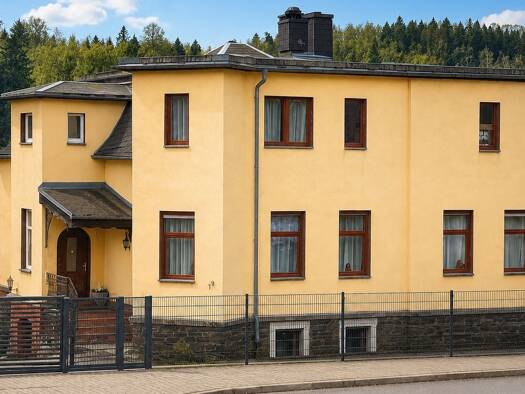 Villa zum Kauf provisionsfrei 345.000 € 6,5 Zimmer 250 m² 1.296 m² Grundstück frei ab 30.11.2026 Adorf Adorf 08626