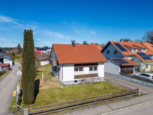 Einfamilienhaus zum Kauf 440.000 € 5 Zimmer 112 m² 825 m² Grundstück Großholzleute Isny im Allgäu / Kleinhaslach 88316
