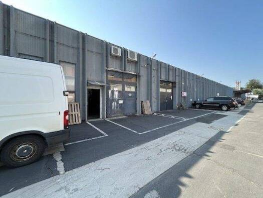 Produktionshalle zum Kauf als Kapitalanlage geeignet 1.615.000 € 2.750 m² 5.550 m² Grundstück Sopron 9400