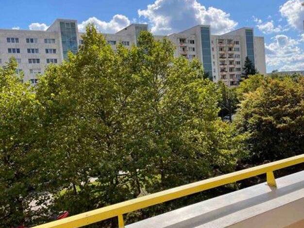 Wohnung zur Miete 609 € 3 Zimmer 80,3 m² 3. Geschoss frei ab 16.10.2026 Herzberger Straße 26 Prohlis-Nord Dresden 01239