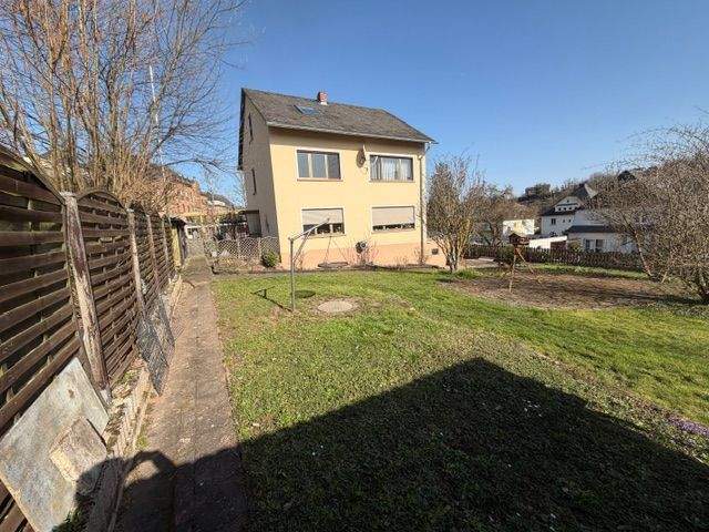 Immobilie in Saarburg - Einfamilienhaus mit großem Garten und 4 Garagen - Bild 3