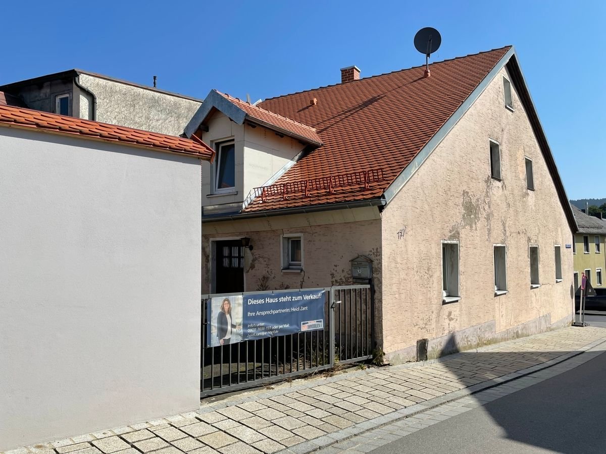 Reihenendhaus zum Kauf 75.000 € 4 Zimmer 130 m²<br/>Wohnfläche 245 m²<br/>Grundstück Bärnau Bärnau 95671