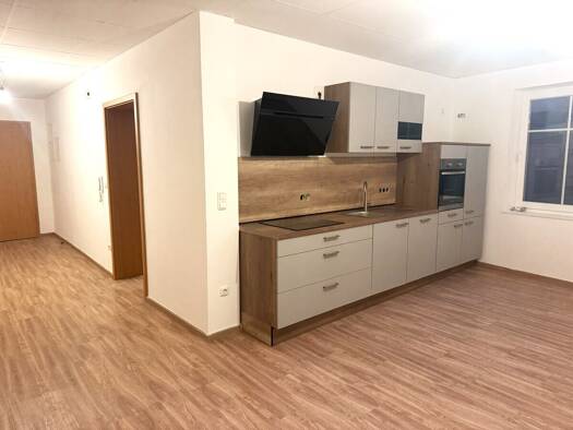 Wohnung zur Miete 800 € 3 Zimmer 107 m² 2. Geschoss Schönberg 94513