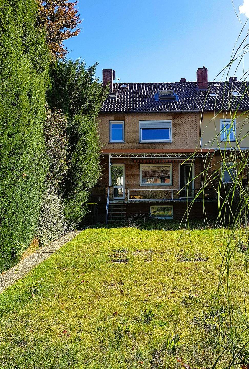 Immobilie in Bückeburg - Bückeburg - Reihenmittelhaus in ruhiger Wohnlage - für den Käufer provisionsfrei! - Bild 1