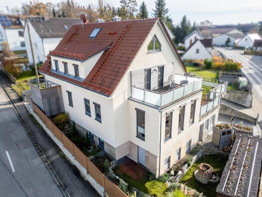 Mehrfamilienhaus zum Kauf als Kapitalanlage geeignet 895.000 € 7 Zimmer 310,4 m² 543 m² Grundstück Täfertingen Neusäß 86356