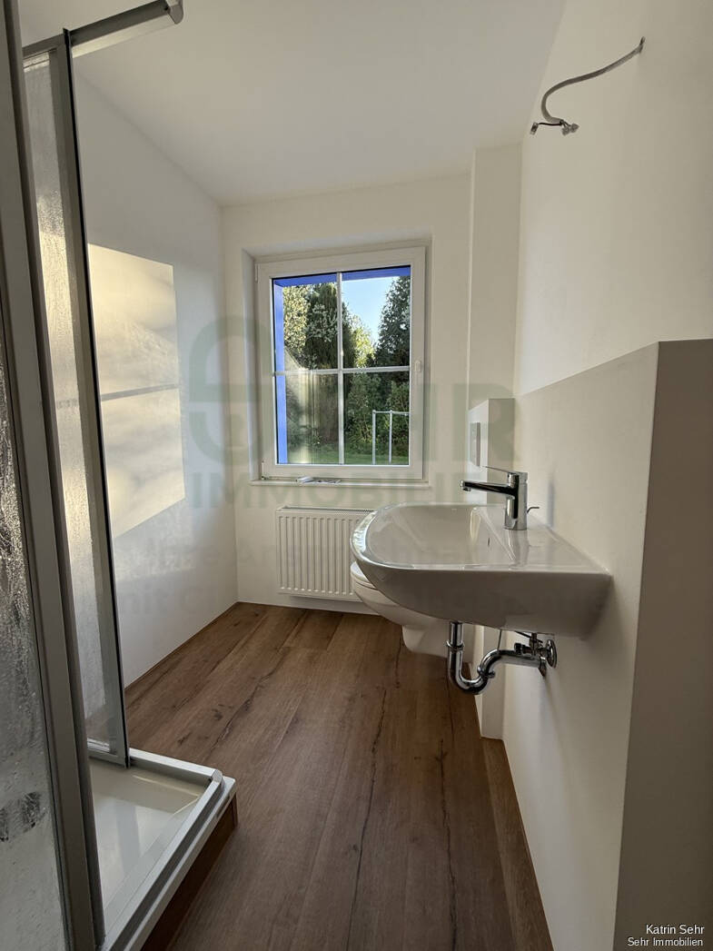 Wohnung zur Miete 332 € 2 Zimmer 51 m² EG August-Bebel-Straße 107 Gersdorf 09355