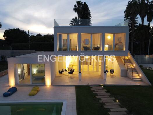 Haus zum Kauf 1.500.000 € 7 Zimmer 220 m² 1.000 m² Grundstück Lungomare Ionio Noto 96017