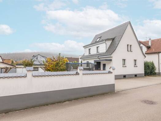 Haus zum Kauf 795.000 € 4,5 Zimmer 174 m² 750 m² Grundstück Waldshut-Tiengen 79761