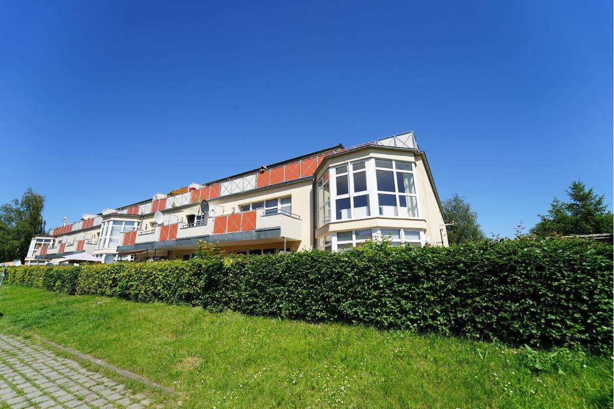 Immobilie in Lützen - * 2-Raum ETW mit EBK, Balkon und Stellplatz * vermietet - Bild 1